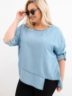 Dámská blůza Plus Size z model 21886527 s asymetrickým lemem světle džínová - K-Fashion