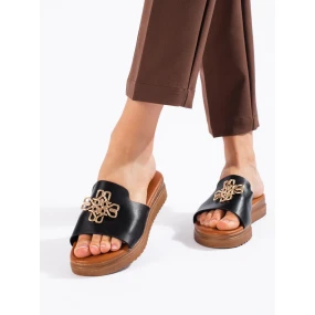 Krásné dámské  nazouváky černé bez podpatku