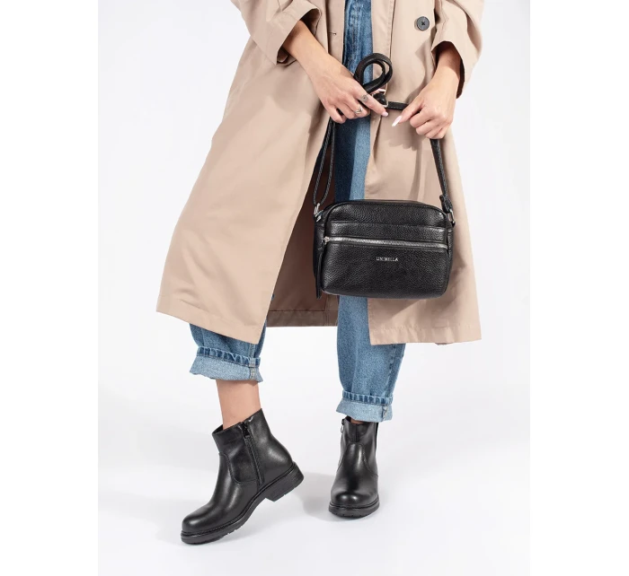 Klasické dámské černé kotníčkové boty bez podpatku Klasické dámské černé kotníčkové boty bez podpatku