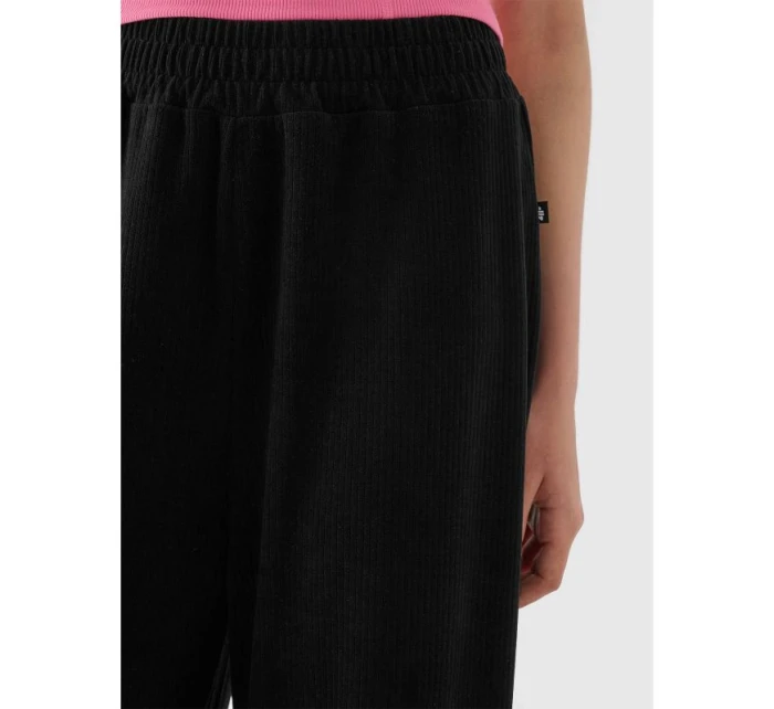 Dámské velurové tepláky s širokými nohavicemi model 21432583 - 4F Dámské velurové tepláky s širokými nohavicemi model 21432583 - 4F