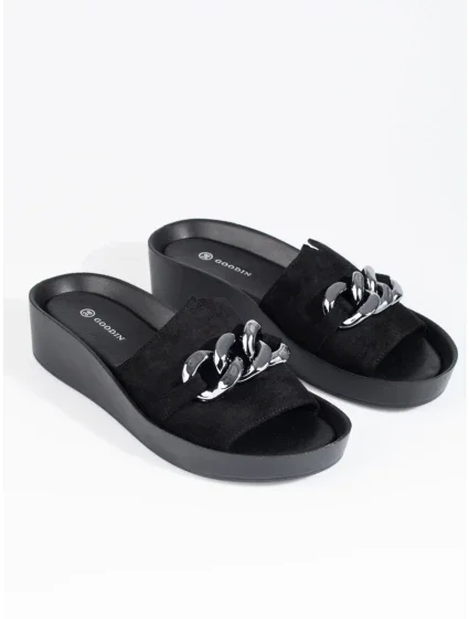 Moderní nazouváky černé dámské na klínku Moderní nazouváky černé dámské na klínku