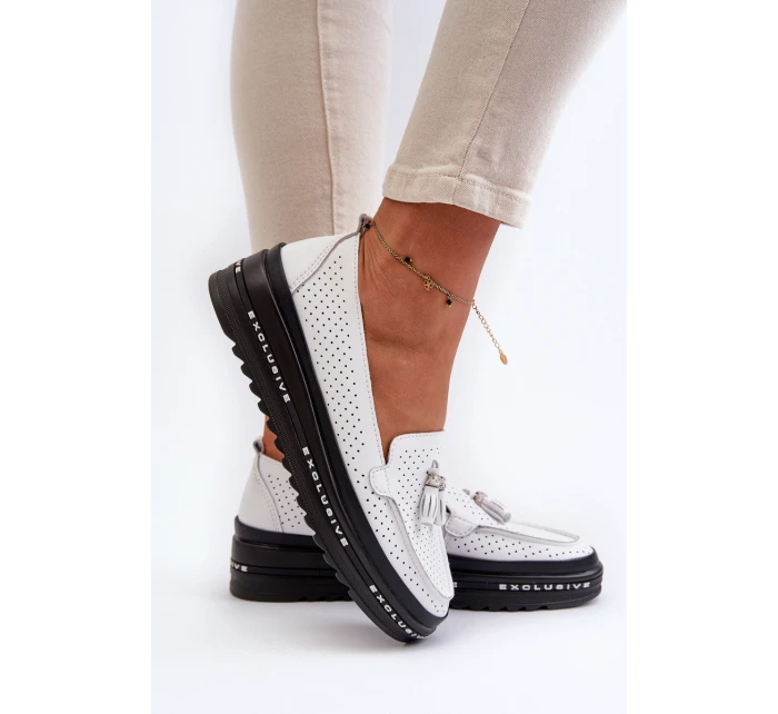 Bílé dámské kožené mokasíny na platformě model 21656082 - EVENTO Bílé dámské kožené mokasíny na platformě model 21656082 - EVENTO