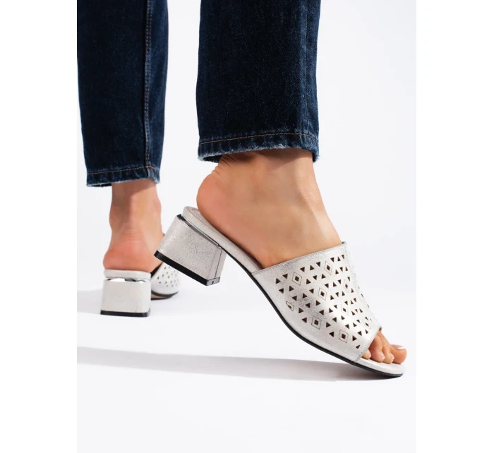 Luxusní dámské  nazouváky stříbrné na širokém podpatku Luxusní dámské  nazouváky stříbrné na širokém podpatku