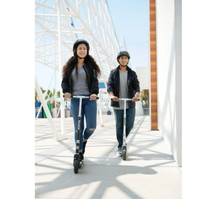 Vzduchový skútr Razor A5 13073005 (černá barva)