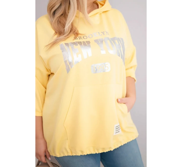 Dámská mikina Plus Size z viskózy s kapucí a klokaní kapsou žlutá