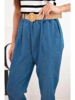 Dámské kalhoty s model 22025252 nohavicí a páskem tmavě džínové - K-Fashion