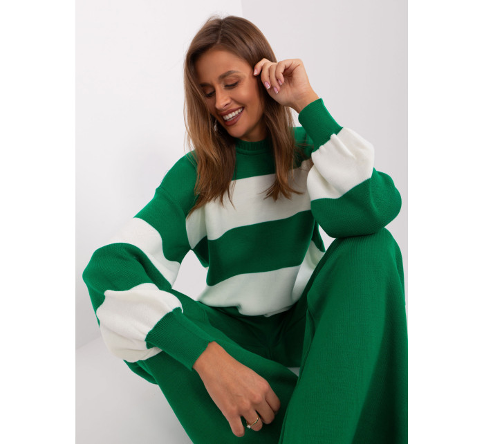 Zelený a ecru oversize svetr s širokými pruhy