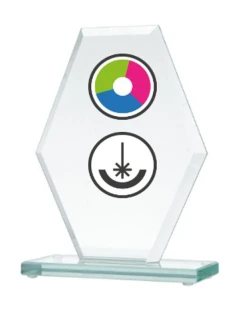 Skleněná trofej s barevným potiskem LuxorJet, gravírováním a inkoustovou výplní