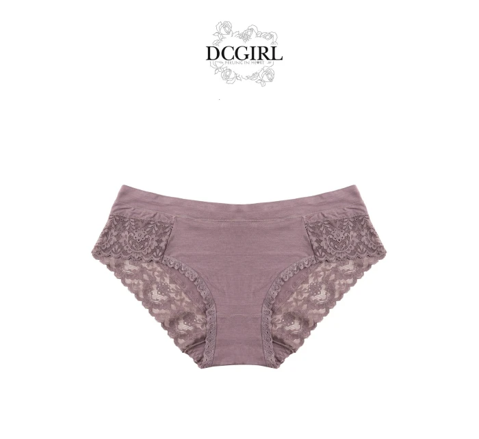 Figi model 21303177 A'12 modal - DC Girl