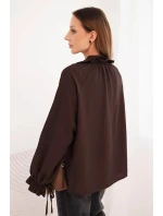 Dámská blůza z viskózy s výstřihem do V a vázáním u rukávů hnědá
