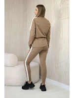 Dámská bavlněná souprava s proužky a stahovacími lemy velbloud Dámská bavlněná souprava s proužky a stahovacími lemy velbloud