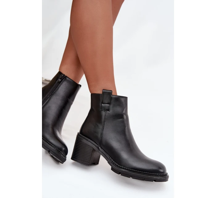 Zateplené dámské kotníkové boty z eko kůže na podpatku černé model 21711683 - Boto Zateplené dámské kotníkové boty z eko kůže na podpatku černé model 21711683 - Boto