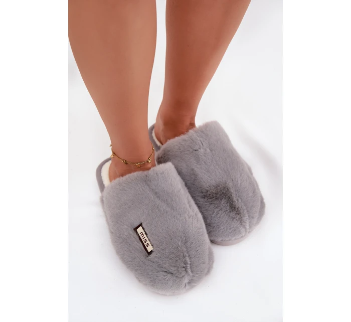 Kožešinové dámské pantofle šedé model 21772482 - Boto Kožešinové dámské pantofle šedé model 21772482 - Boto