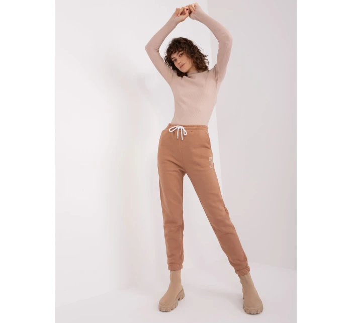 Tepláky D10047O62214B3 světle hnědé Tepláky D10047O62214B3 světle hnědé