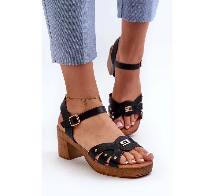 Dámské sandály na vysokém podpatku vyrobené z eko kůže, černé Assames Dámské sandály na vysokém podpatku vyrobené z eko kůže, černé Assames