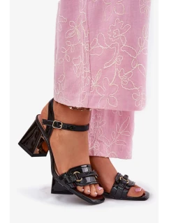 Dámské lakované kožené sandály na sloupku - černé Mevonelle