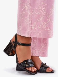 Dámské lakované kožené sandály na sloupku - černé Mevonelle