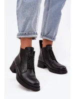 Dámské kožené kotníkové boty na podpatku s ozdobou D&A – černé Dámské kožené kotníkové boty na podpatku s ozdobou D&A – černé