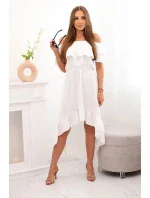 Dámské šaty s odhalenými rameny a prodlouženými zády ecru