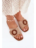 Dámské Pantofle Na Plochém Podpatku S Přezkou Béžové model 21698872 - Boto Dámské Pantofle Na Plochém Podpatku S Přezkou Béžové model 21698872 - Boto