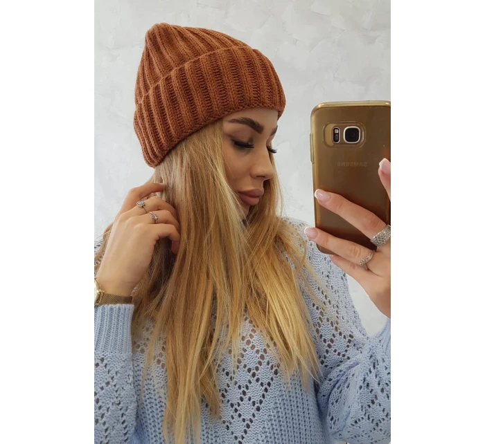 Čepice s Magda camel model 18751335 - K-Fashion Čepice s Magda camel model 18751335 - K-Fashion