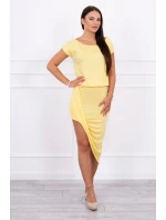Asymetrické žluté šaty Asymetrické žluté šaty