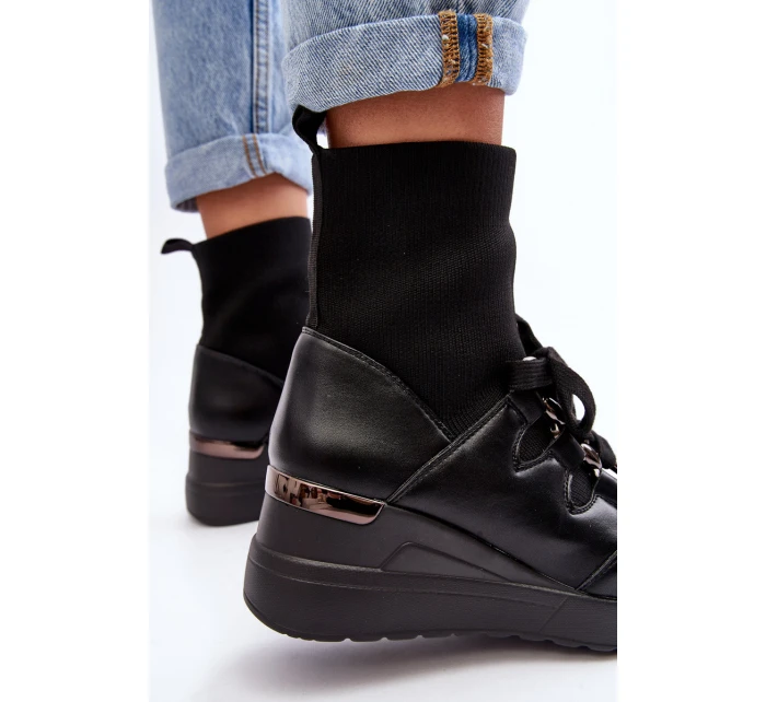 Dámské Botky Na Koturnu Se Soketou Černé Helladina Dámské Botky Na Koturnu Se Soketou Černé Helladina