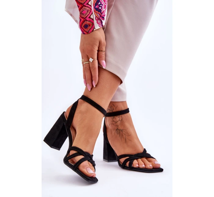 Klasické semišové sandály na podpatku černé Bernett Klasické semišové sandály na podpatku černé Bernett