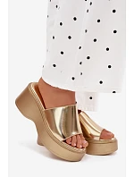 Dámské sandály na platformě zlaté Virelia Dámské sandály na platformě zlaté Virelia