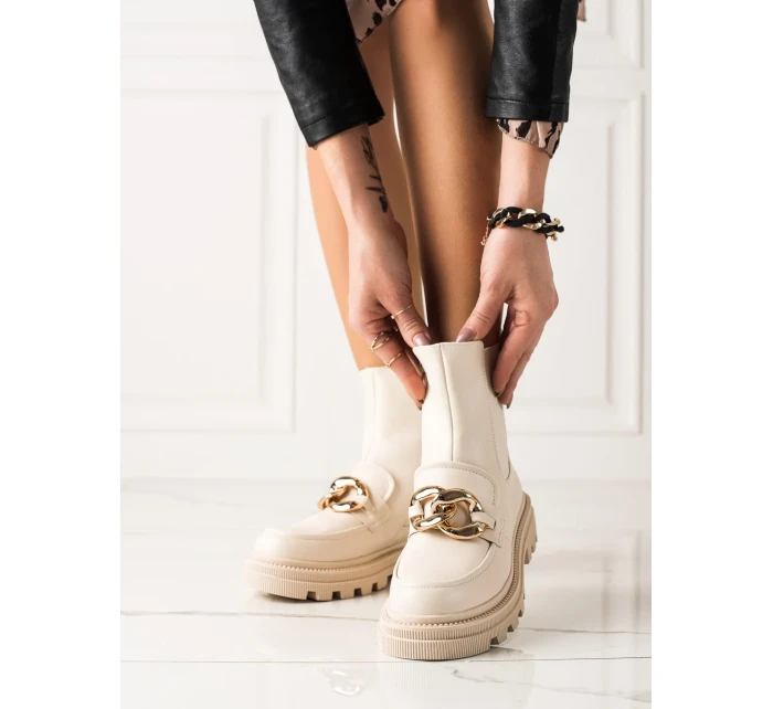 Klasické kotníčkové boty hnědé dámské na plochém podpatku Klasické kotníčkové boty hnědé dámské na plochém podpatku