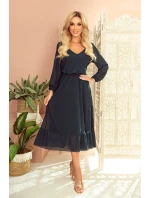 Dámské šifonové šaty v lahvově zelené barvě v délce midi, s dekoltem a volánkem 304-2 Dámské šifonové šaty v lahvově zelené barvě v délce midi, s dekoltem a volánkem 304-2