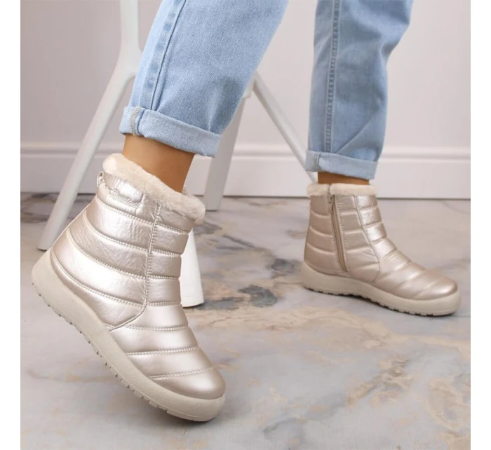 Novinky W EVE181E béžové nepromokavé lakované sněhule