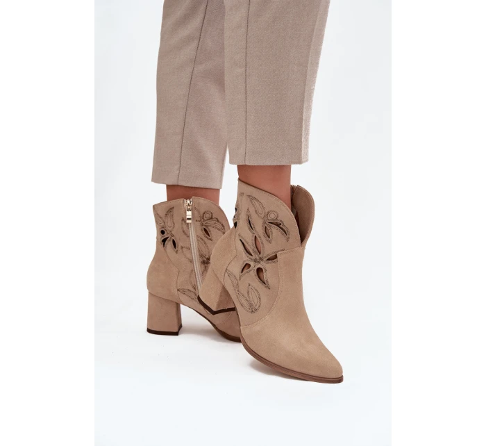 Semišové dámské kotníkové boty na béžové model 21713238 - Zazoo Semišové dámské kotníkové boty na béžové model 21713238 - Zazoo