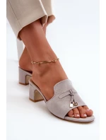 Dámské šedé sandály z semiše na podpatku model 21666896 - Boto Dámské šedé sandály z semiše na podpatku model 21666896 - Boto