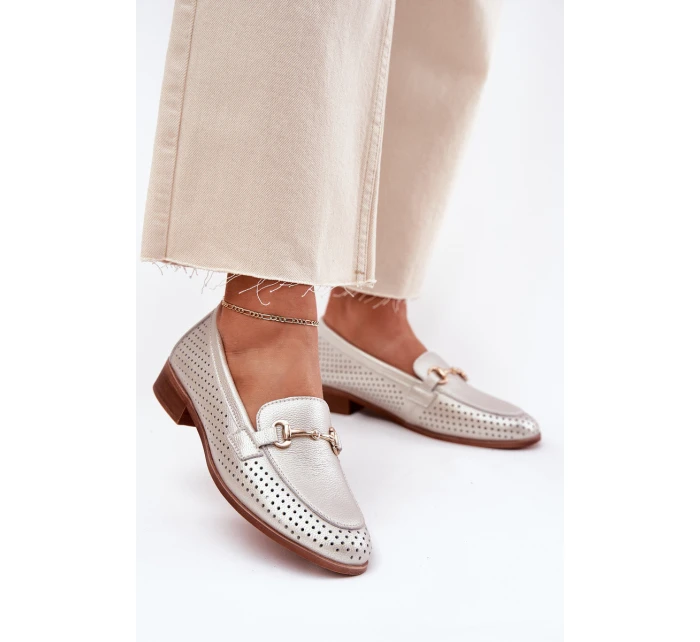 Kožené dámské mokasíny se zdobením na plochém podpatku model 21695723 stříbrné - S.Barski