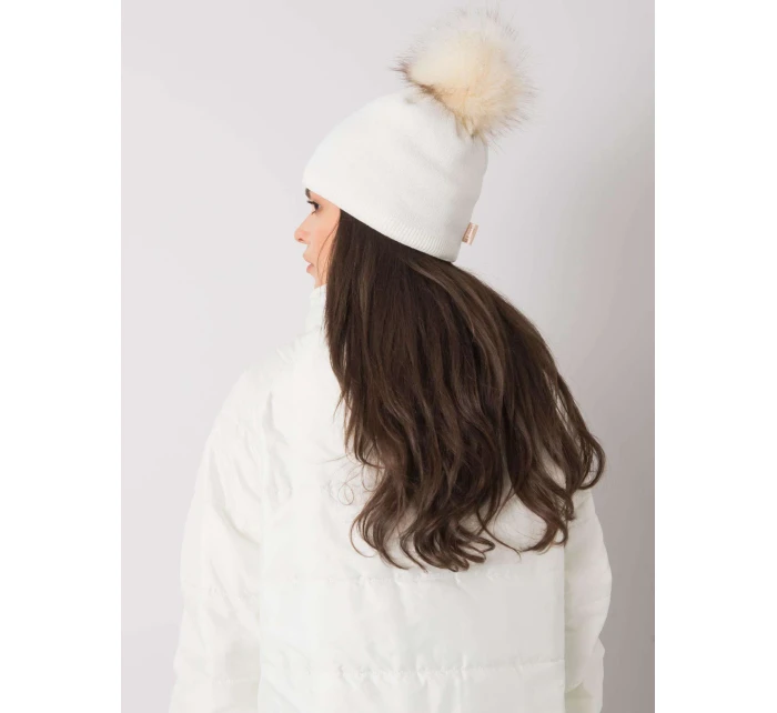 Dámská čepice.11 bílá