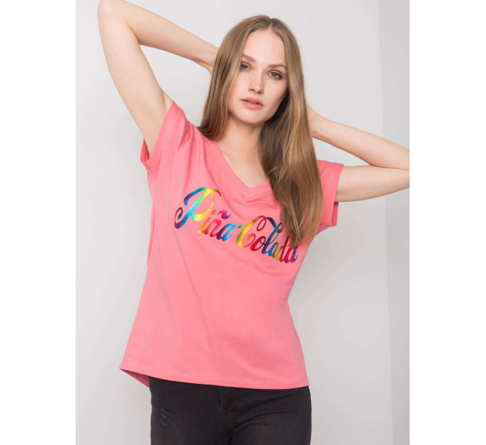 Růžové tričko s barevným potiskem