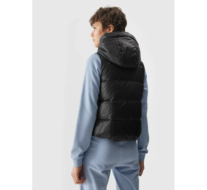 Dámská péřová vesta s výplní ze syntetického peří 4F 