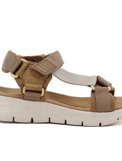 Dámské sportovní sandály na platformě camel model 22117045 - Artiker
