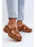 Zazoo 40412 Kožené elegantní dámské žabky s zlatým ozdobou hnědé