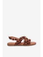 Dámské sandály na plochém podpatku se zlatými hroty model 21702300 - Boto Dámské sandály na plochém podpatku se zlatými hroty model 21702300 - Boto