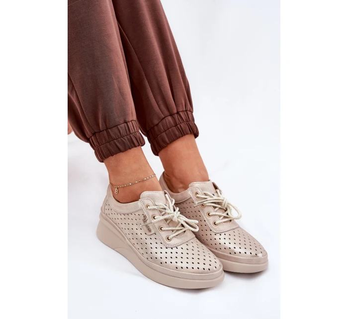 Dámské Kožené Sportovní Tenisky Zlaté model 21686723 - VINCEZA Dámské Kožené Sportovní Tenisky Zlaté model 21686723 - VINCEZA