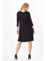 Dámské šaty volný střih 3/4 rukáv i pro středně dlouhé grafitové Černá model 15042431 - BeYou Dámské šaty volný střih 3/4 rukáv i pro středně dlouhé grafitové Černá model 15042431 - BeYou