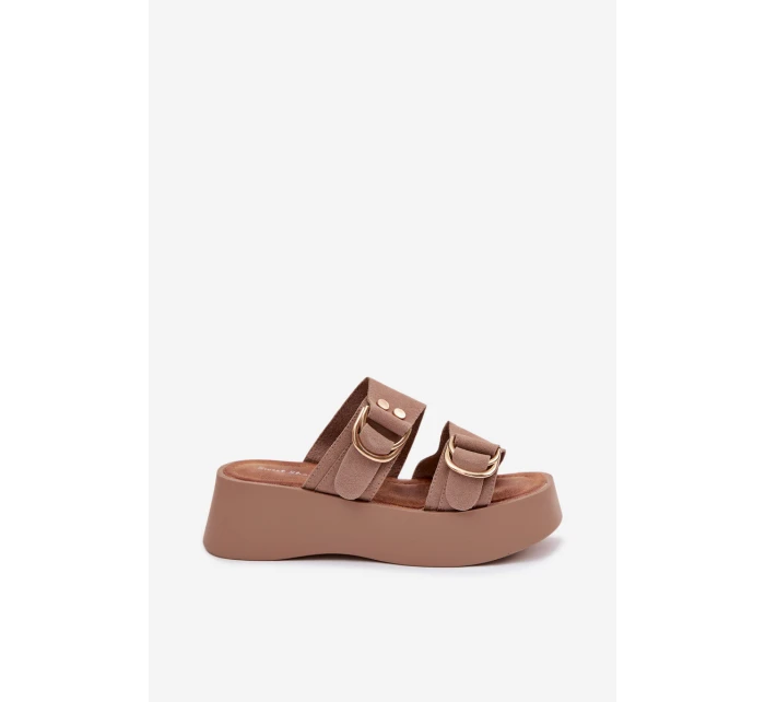 Dámské nazouváky s zlatými sponami tmavě béžové model 22038462 - Boto