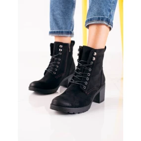 Zajímavé  kotníčkové boty černé dámské na širokém podpatku