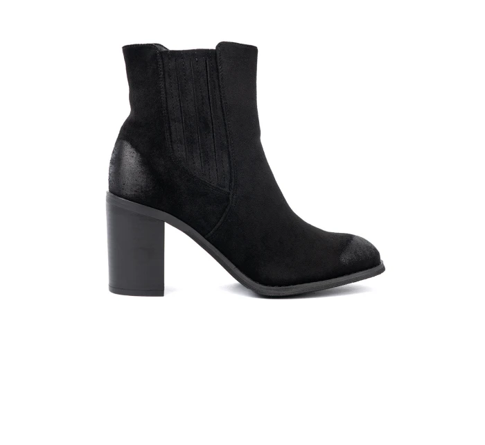 Pohodlné černé kotníčkové boty dámské na širokém podpatku Pohodlné černé kotníčkové boty dámské na širokém podpatku