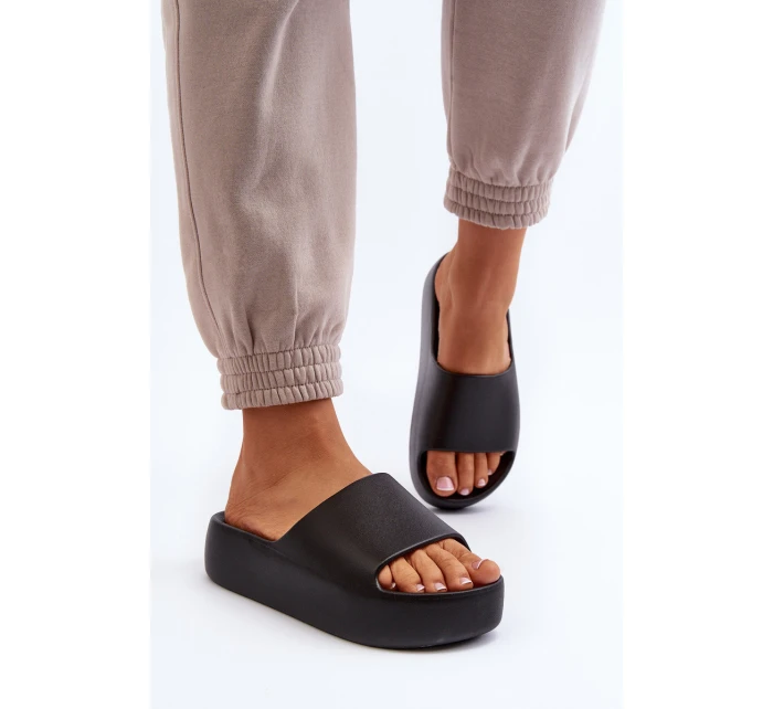 Dámské žabky na tlusté podrážce černé Oreithano