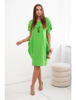 Šaty s kapsami a přívěskem zelená jasná Šaty s kapsami a přívěskem zelená jasná