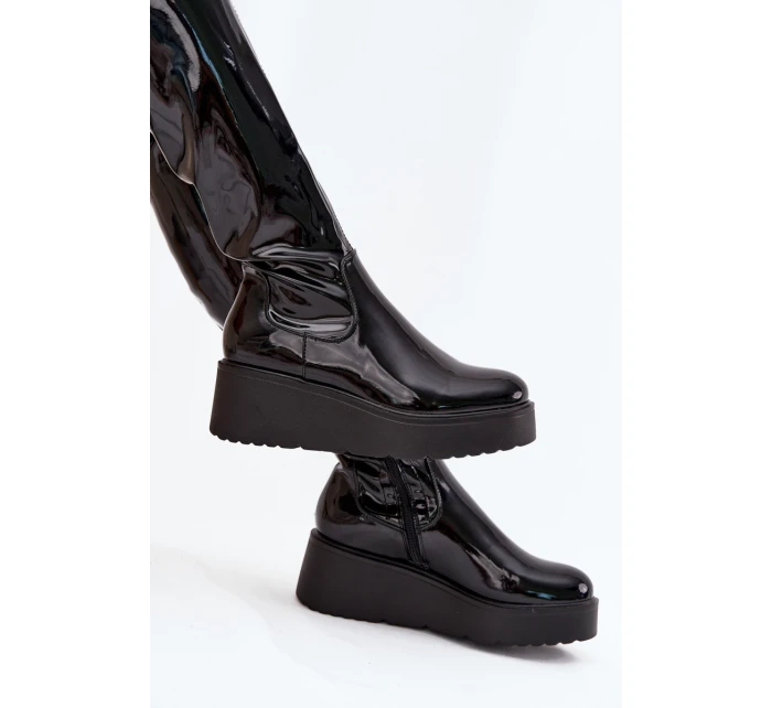 Lakované Kozačky Kolena Na Platformě A S Černé model 21707009 - Boto Lakované Kozačky Kolena Na Platformě A S Černé model 21707009 - Boto