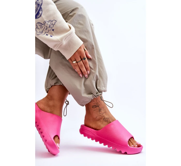 Módní pantofle na platformě Fuchsie Estella Módní pantofle na platformě Fuchsie Estella